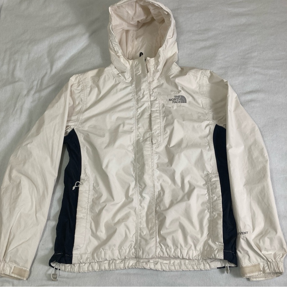 The North Gace Women’s Hyvent  S/P Jacket Full Zip white and Black